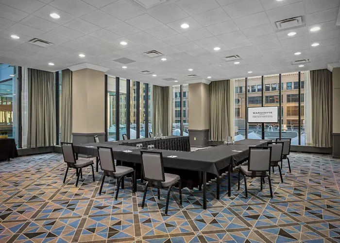 The Marquette Hotel, Curio Collection By Hilton
